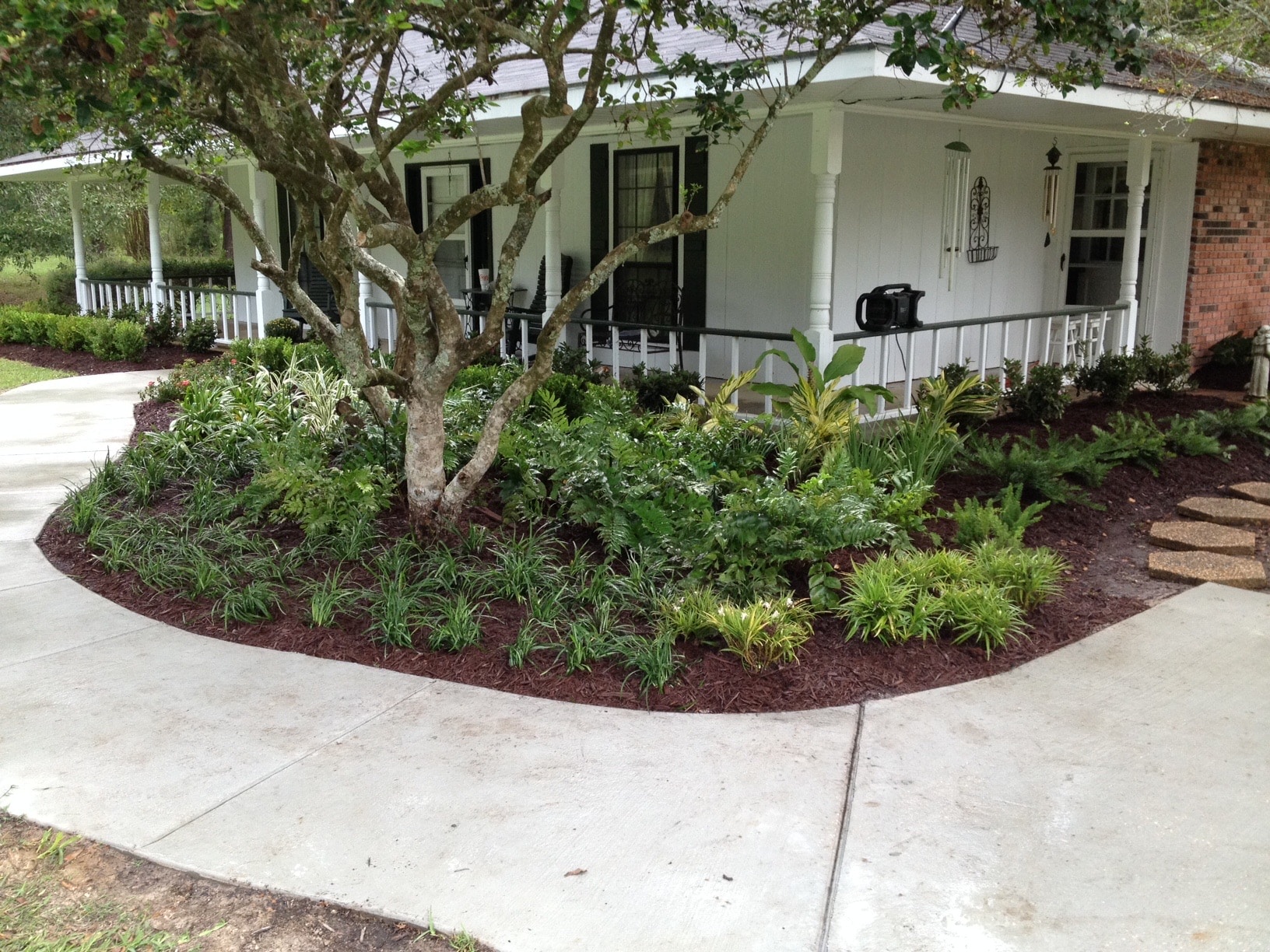 Shady Bed Landscape Design And Architecture - Baton Rouge